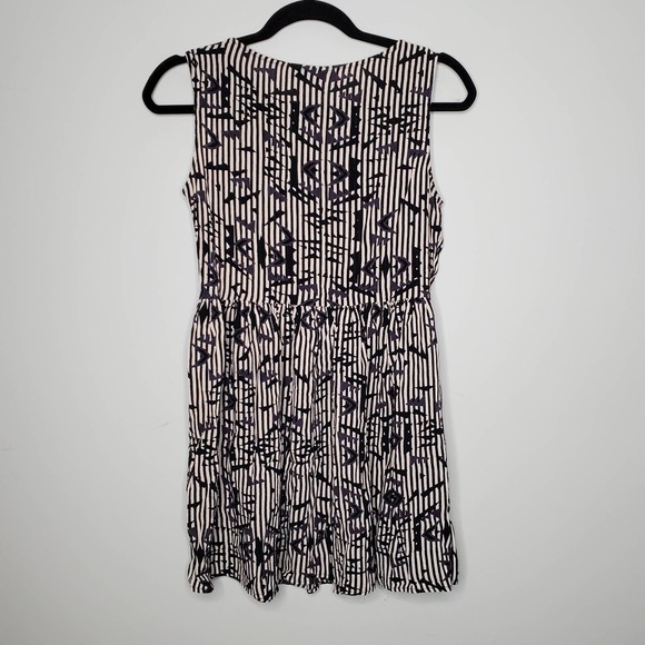 TOPSHOP Black and Off White Sleeveless Top Tunic Blouse Sz 10 - Picture 7 of 7